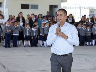 Inaugura Mundo Tlatehui rehabilitación de la primaria 24 de Febrero en Tlaxcalancingo