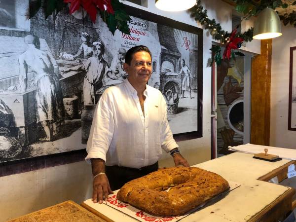 Van por comercialización de 11 mil roscas de Reyes en “La Antigua Blanca”