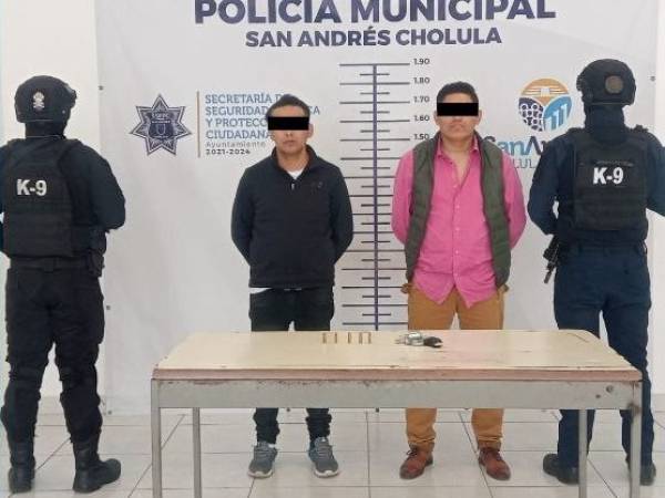 Tras persecución, Policía de San Andrés Cholula asegura a dos probables responsables de robo de vehículo y negocio