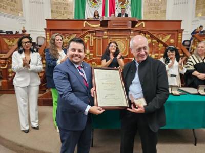 Congreso de la CDMX entrega al arquitecto Benjamín Romano la Medalla al Mérito en Artes