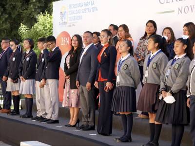 Encabeza Mundo Tlatehui ceremonia cívica correspondiente al mes de noviembre