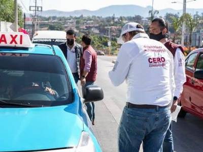 Los taxis pirata ¿una mafia necesaria en Puebla?