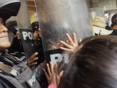 Violenta manifestación de habitantes de La Resurrección; retenido funcionario municipal; detenido edil auxiliar