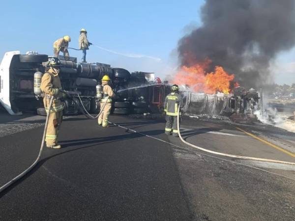 Explota pipa en la autopista Puebla-Orizaba, no se reportan lesionados