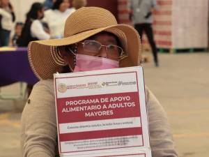 Entrega SEDIF apoyos alimentarios en San Pablo Xochimehuacan