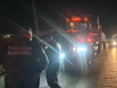 Recupera policía de San Andrés Cholula tractocamión robado