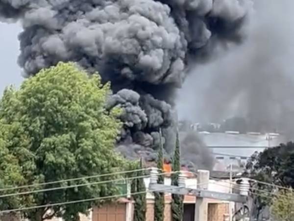 Incendio en maderería provoca fuerte explosión; solo daños materiales