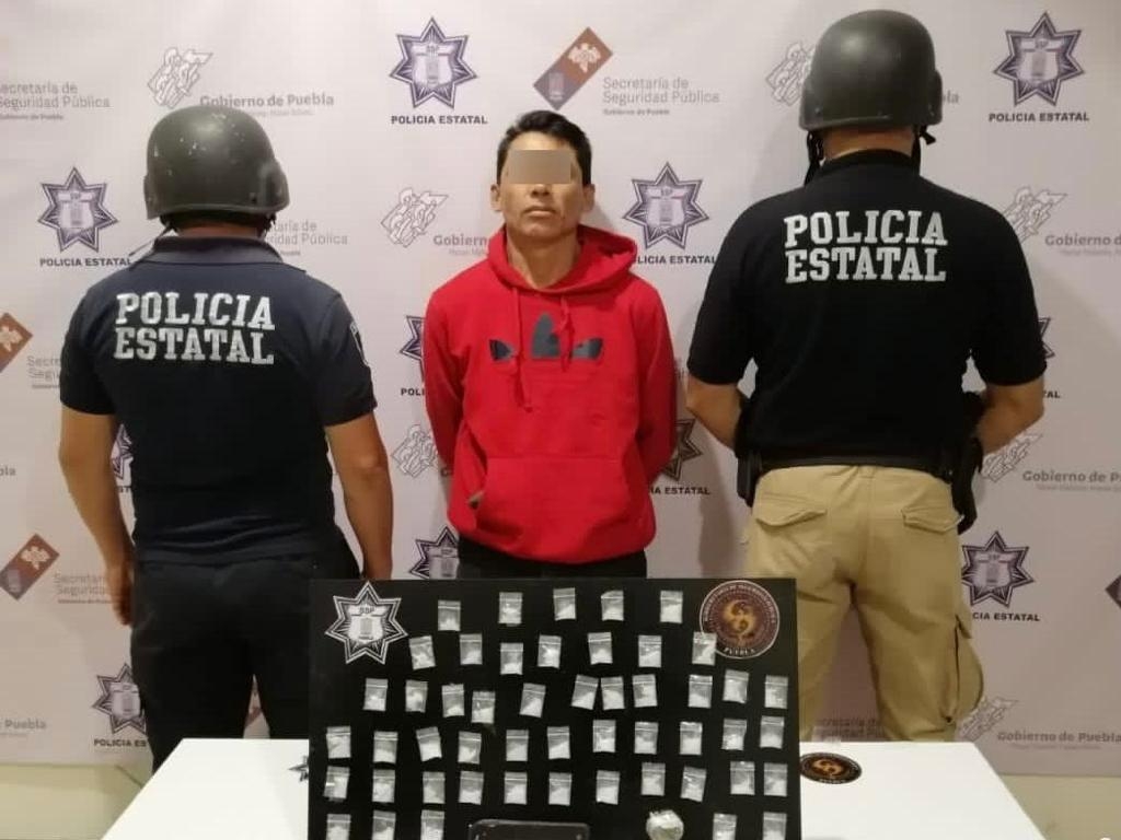 En Tehuacán, Policía Estatal detiene a presunto narcovendedor