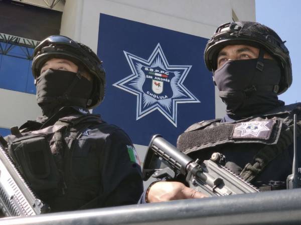 Policía de San Andrés Cholula en coordinación con las Fiscalías de CDMX y Puebla dieron cumplimiento a una orden de reaprehensión en contra de una persona dedicada al robo de vehículos 