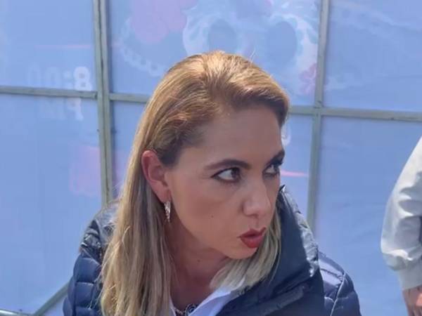 Desprecia Paola Angon la Procesión de Faroles en Cholula