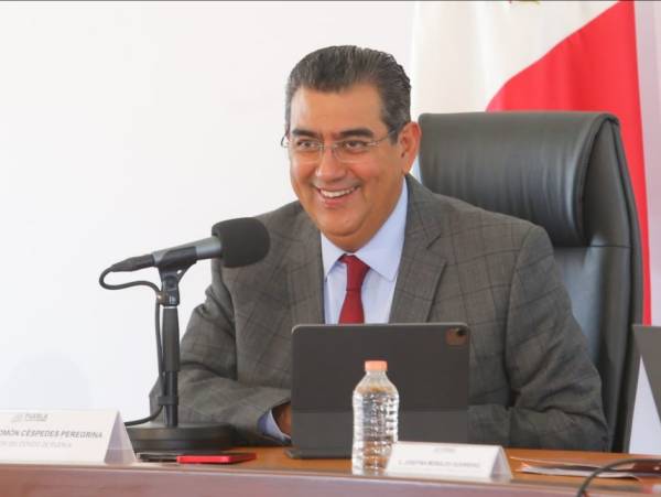 Gobernador Sergio Salomón aclara que irá a informes, no a destapes