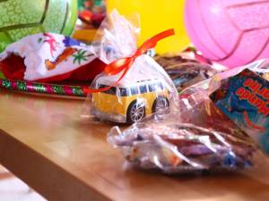 Entrega Cultura juguetes a niñas y niños en el Centro Cultural “La Carmela”