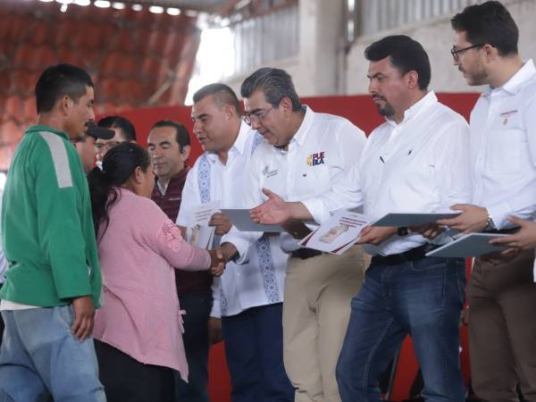 Con caminos y carreteras, Sergio Salomón reactiva el desarrollo de Puebla