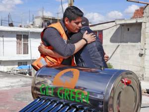 Arranca Omar Muñoz programa de calentadores solares en Cuautlancingo