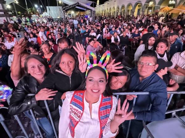 Encabeza Tonantzin Fernández Fiesta por la Democracia en San Pedro Cholula