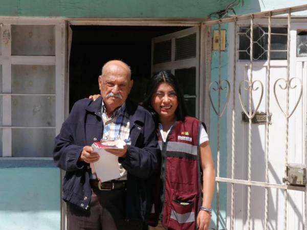 Nora Escamilla candidata de &quot;Sigamos Haciendo Historia&quot; continúa recorriendo el sur de Puebla Capital