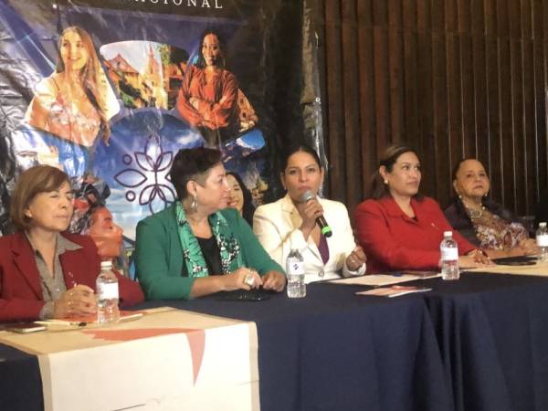 Celebran con éxito Foro Mujer Internacional