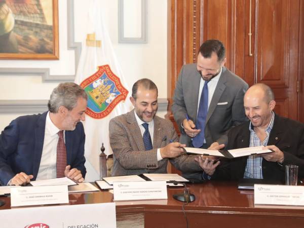 El Ayuntamiento de Puebla y CMIC firman Convenio de colaboración histórico