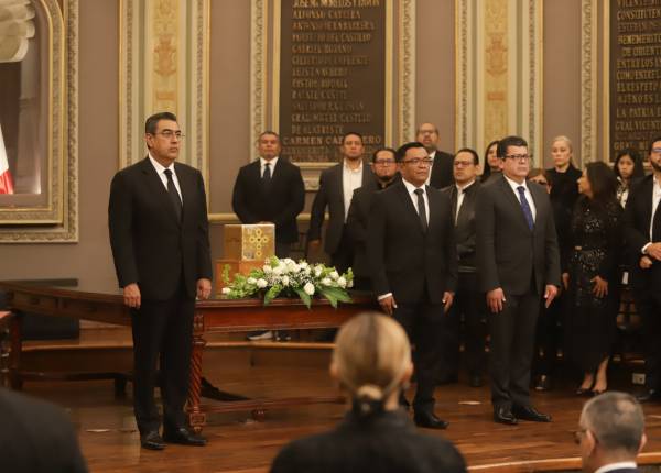 Rinde Congreso de Puebla homenaje a Carlos Navarro, reconoce su legado