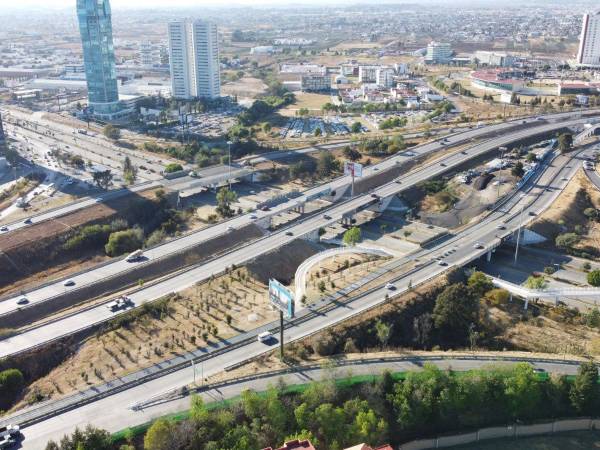 Rescata, moderniza y rehabilita gobierno red carretera de Puebla