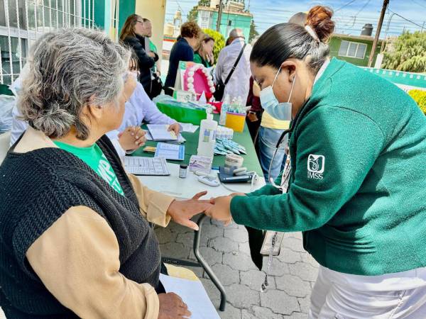 Promueve IMSS Puebla estilos de vida saludables y talleres a través de “Feria del Bienestar”