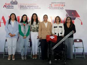 Entrega Lupita Cuautle aparatos ortopédicos y kit de primeros auxilios a escuelas de San Andrés Cholula