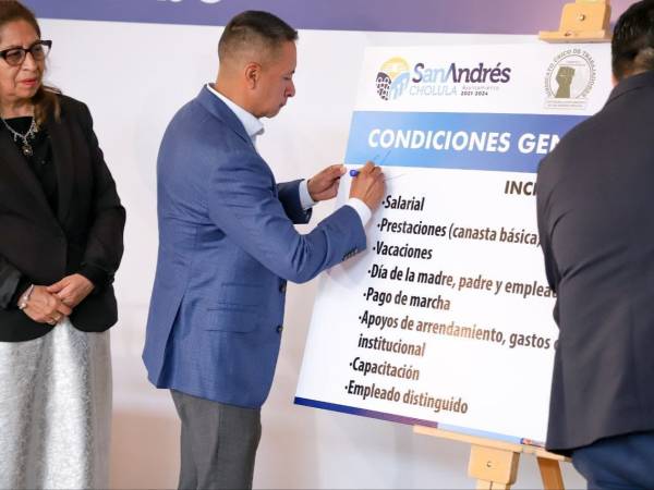 Firma Ayuntamiento de San Andrés Cholula y Sindicato acuerdo laboral