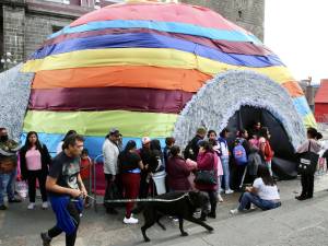 Con éxito el Gobierno de la Ciudad realiza la Piñata Sensorial &quot;Habla con Santa&quot;