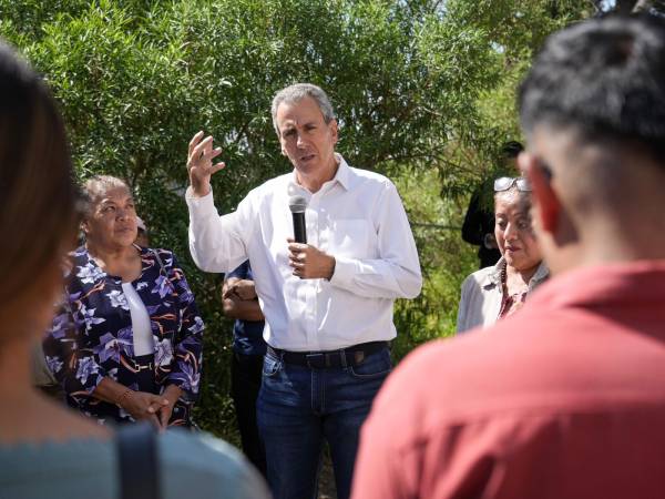 Gobierno de Pepe Chedraui inicia pavimentación de calles en Amalucan y El Salvador