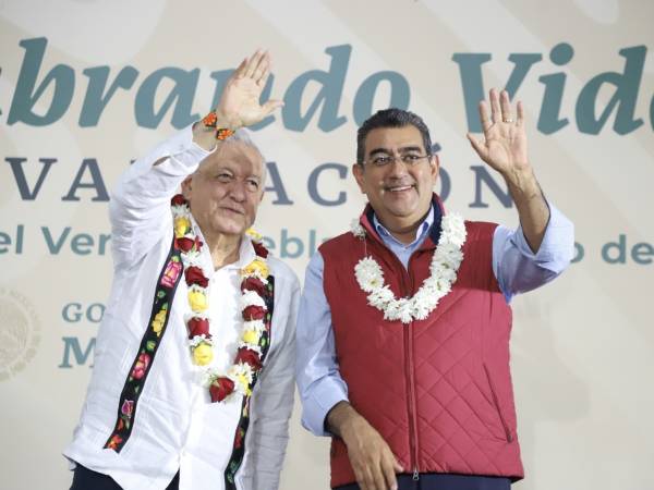 Realizan gira de trabajo por Puebla AMLO y Claudia Sheinbaum; garantizan continuidad de programas sociales