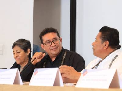 Presentan en el Congreso del Estado el libro “Del Indigenismo al Humanismo”