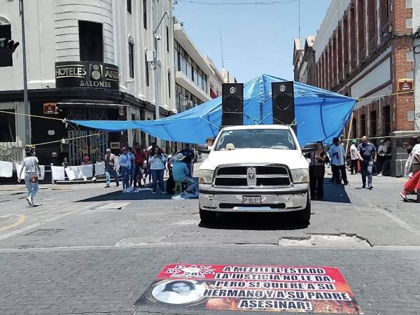 28 de octubre provocan caos vial por plantón