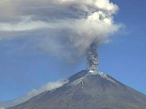 Ceniza de volcán sigue provocando mala calidad de aire en Puebla