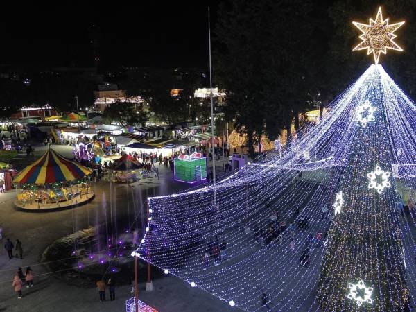 En su inauguración, deslumbra e impresiona la “Villa Navideña Huejotzingo 2024”