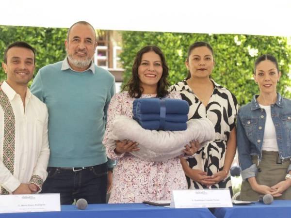 Presenta Lupita Cuautle la cuarta edición de los programas “Abrigo Solidario” y “Canasta Navideña”