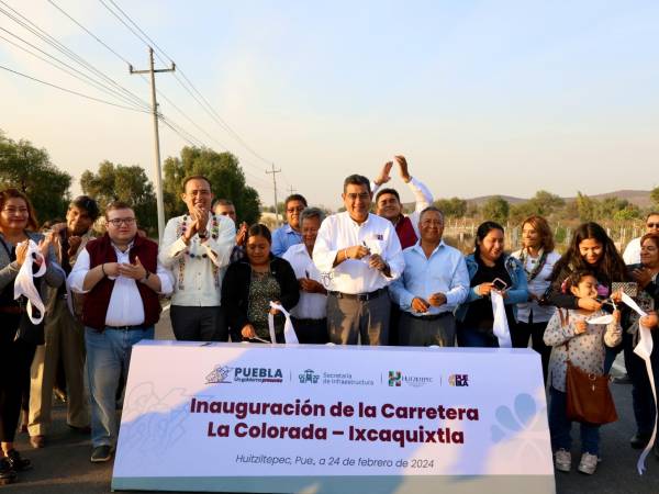 Inaugura Sergio Salomón construcción de la carretera La Colorada- Ixcaquixtla