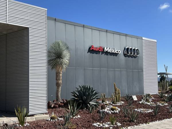 Se conjura huelga en Audi México, sindicalizados aceptan incremento global de 10.2%