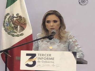 Rinde Paola Angon, tercer informe de gobierno