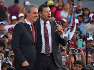 Presenta Pepe Chedraui planilla de regidores de la Coalición Seguiremos Haciendo Historia en Puebla