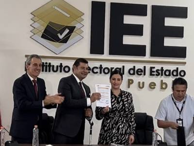 Confianza absoluta al IEE resalta Armenta al registrarse como candidato a gobernador