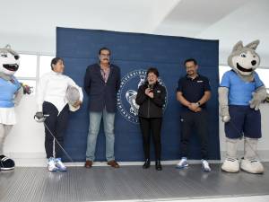 Inaugura la Rectora Lilia Cedillo Ramírez Sala de Armas para esgrima