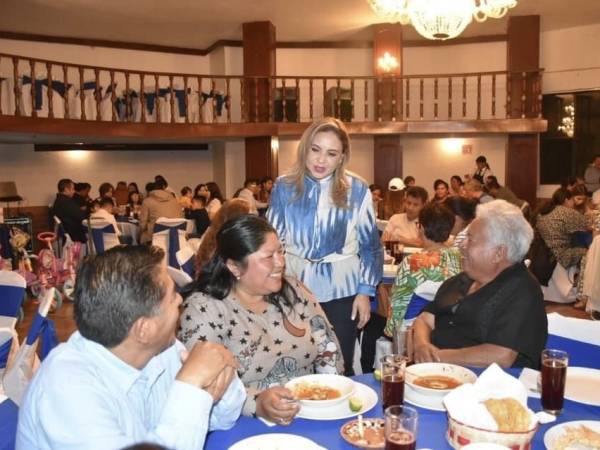 Celebra Paola Angon anticipadamente aniversario del PAN en San Pedro Cholula