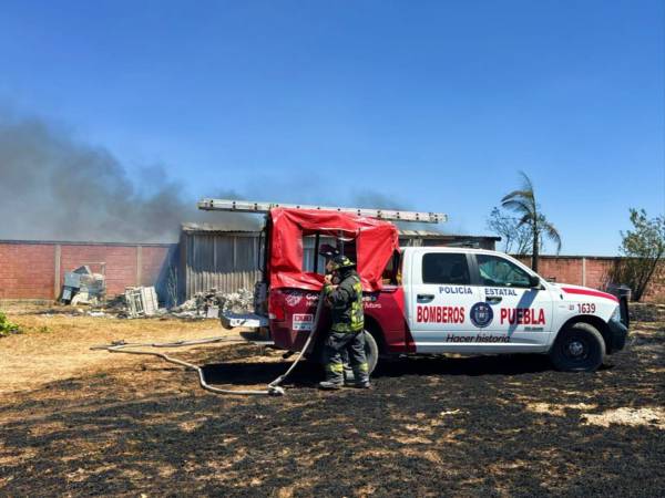 Controlado incendio en las inmediaciones del Hospital General de Tepeaca