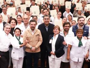 Encabezan Sergio Salomón y Zoé Robledo basificación a personal de la salud aherido al IMSS- BIENESTAR