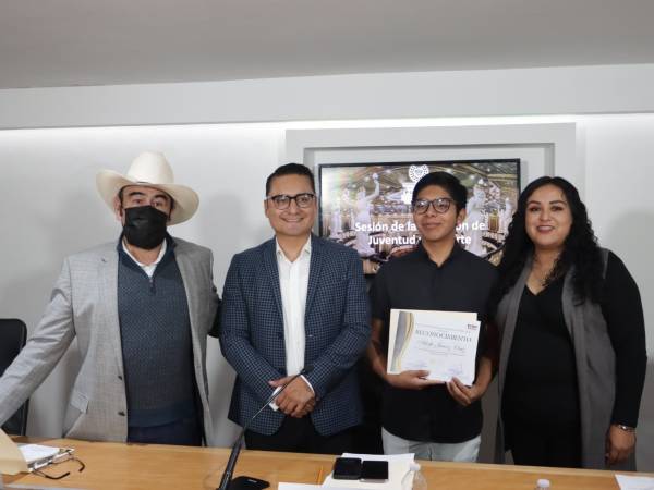 Comisión de Juventud del Congreso reconoce a danzantes poblanos que enaltecen a Puebla