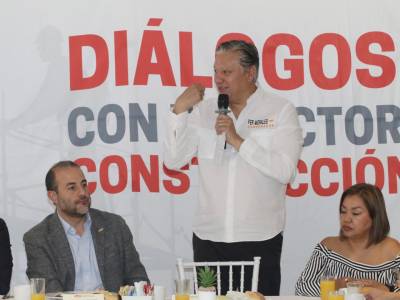 Presenta Fernando Morales propuestas a empresarios de CMIC y AMPI