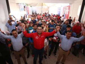 Recorre Néstor Camarillo casi 50 municipios en 24 días de campaña