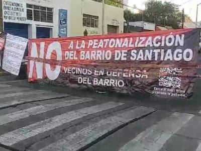 Vecinos del Barrio de Santiago se manifiestan por peatonlización