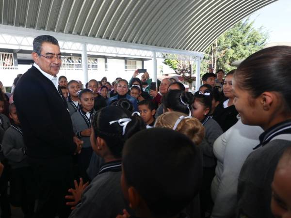 Sin distingo, Gobierno de Puebla fortalece al sector educativo: Sergio Salomón 