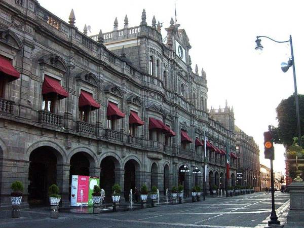 Aprueba Cabildo creación de 6 subsecretarías y direcciones, aumentará 58 MDP la nómina 